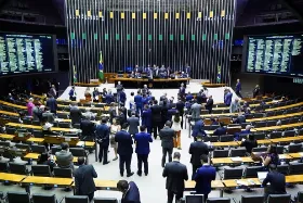 Fim da escala 6×1: saiba quais deputados sergipanos assinaram a PEC