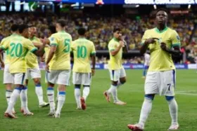 Copa América: Brasil encara Colômbia de olho na liderança do Grupo D